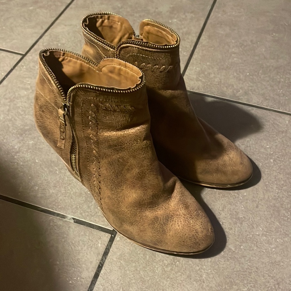 Brown Booties, super cute!!
